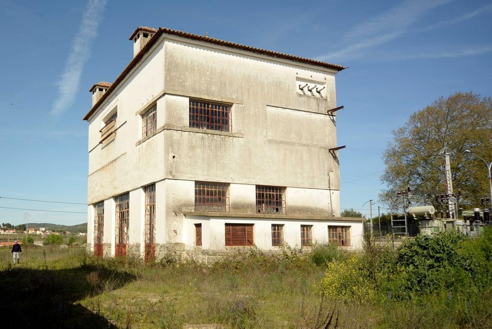 Imóvel Industrial para Venda na Serra da Estrela | 1.342 m² de Terreno | Oportunidade de Reabilitação e Investimento em Belmonte | €180.000