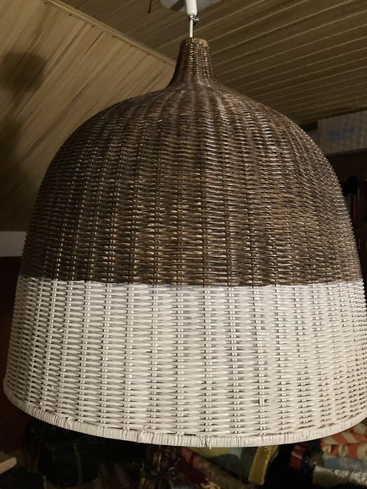 Candeeiro grande em palhinha