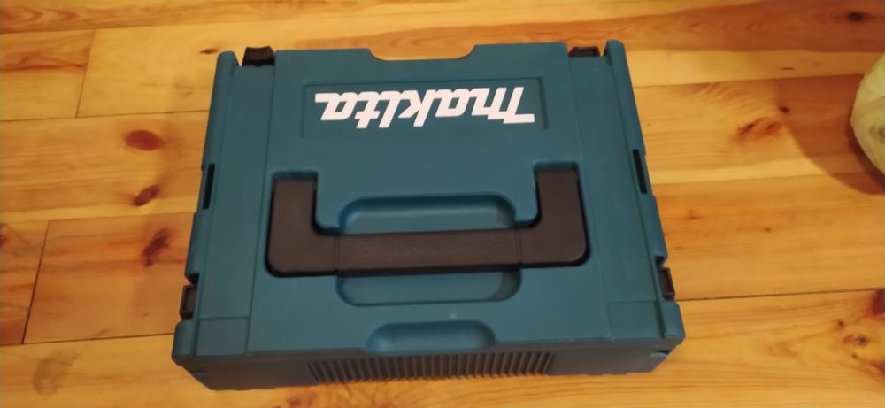 Шуруповерт MAkita