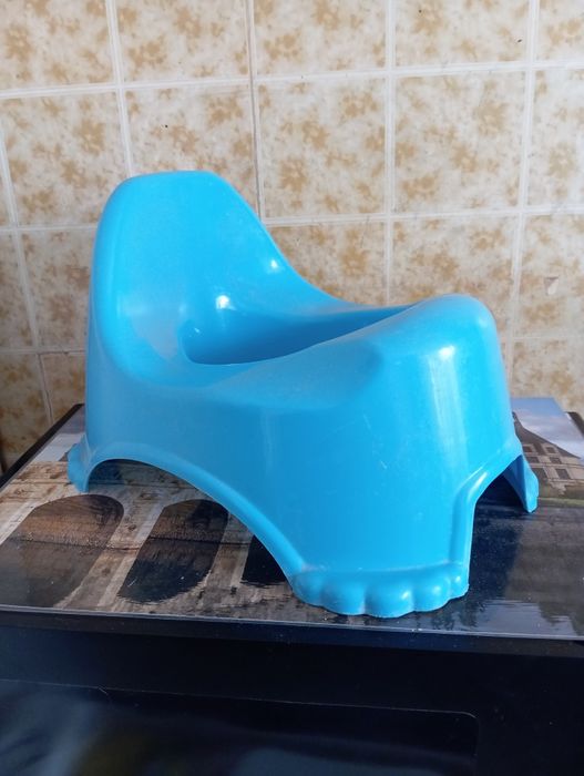 Горшок детский. Пластмасс. Эмалированный.