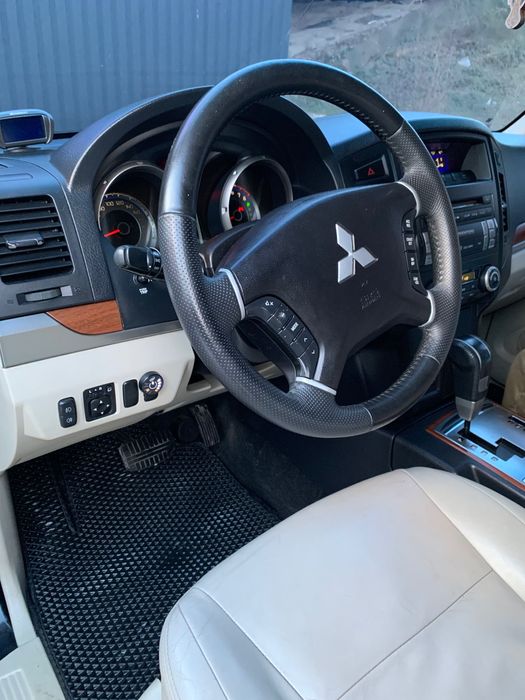 Міцубісі паджеро вагон 4 покоління