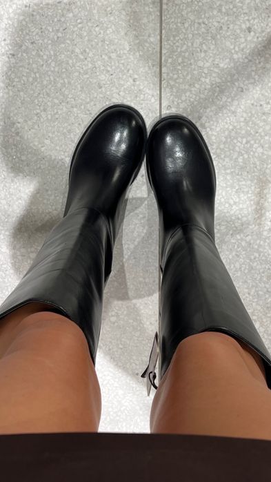 Шкіряні чоботи від Zara бестселер