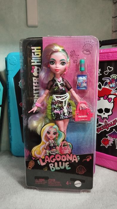 Ляльки монстер хай monster high  Лагуна  Дракулаура