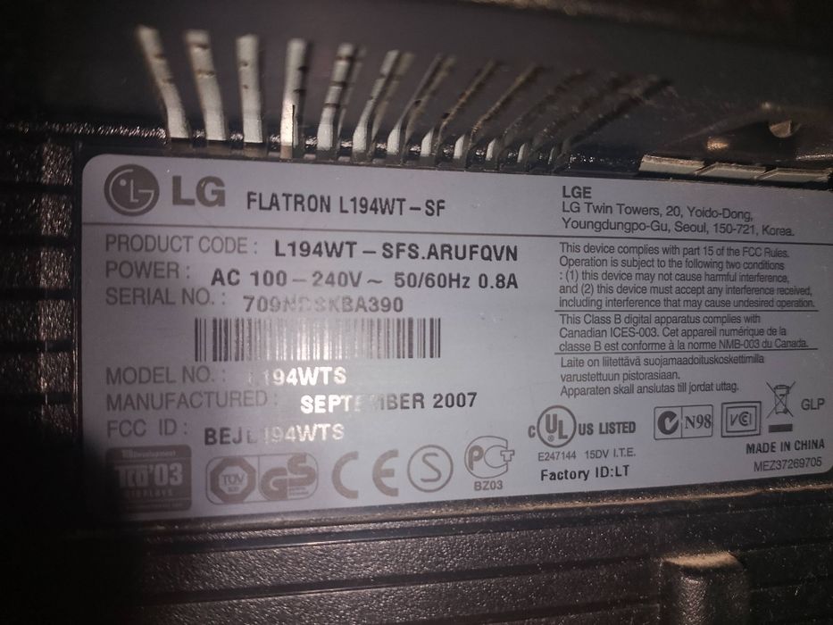 Монитор LG Flatron L194WT-SF