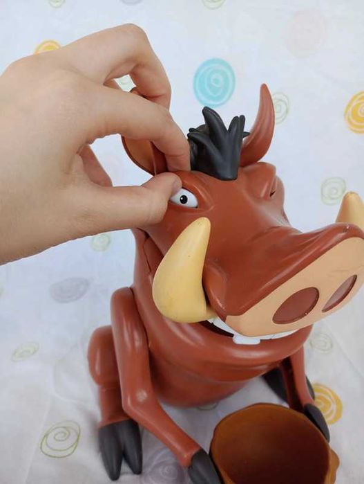 Pumba siesta do Rei leão