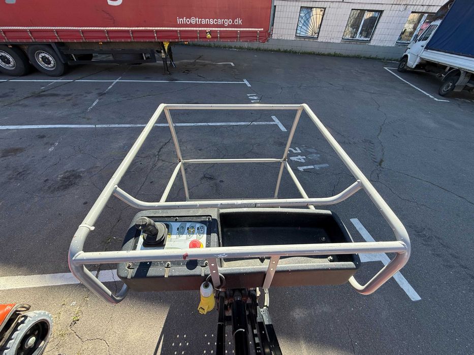 Вертикальний щогловий електричний підйомник MANITOU 100VJR 10 метрів