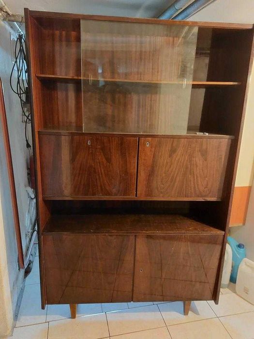 Witryna z kompletu Atos