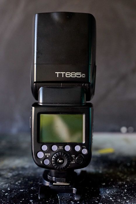 Два спалахи Godox TT685C та синхронізатор Godox X3C