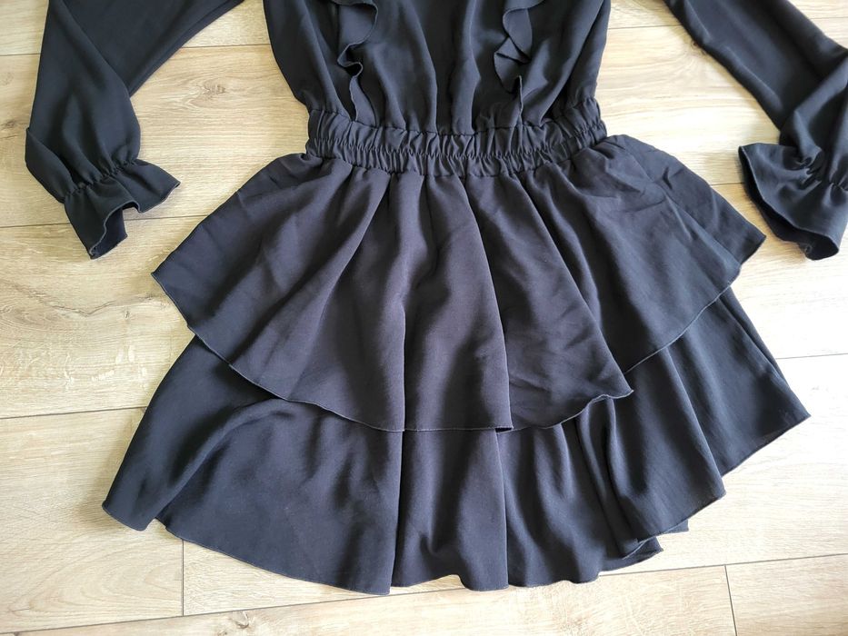 Prześliczna sukienka czarna LaLu r. M (r. 38-2) stan  nowa