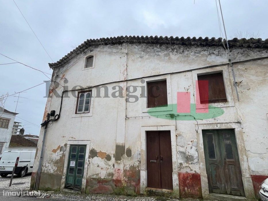 Prédio Rio Maior***RIOMAGIC*** — Rio Maior, Santarém