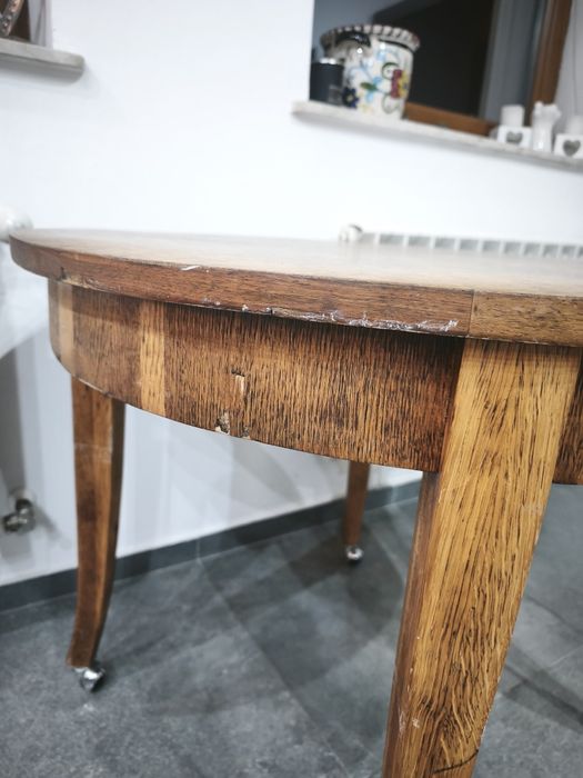 Stylowy stolik ,stary, stylowy