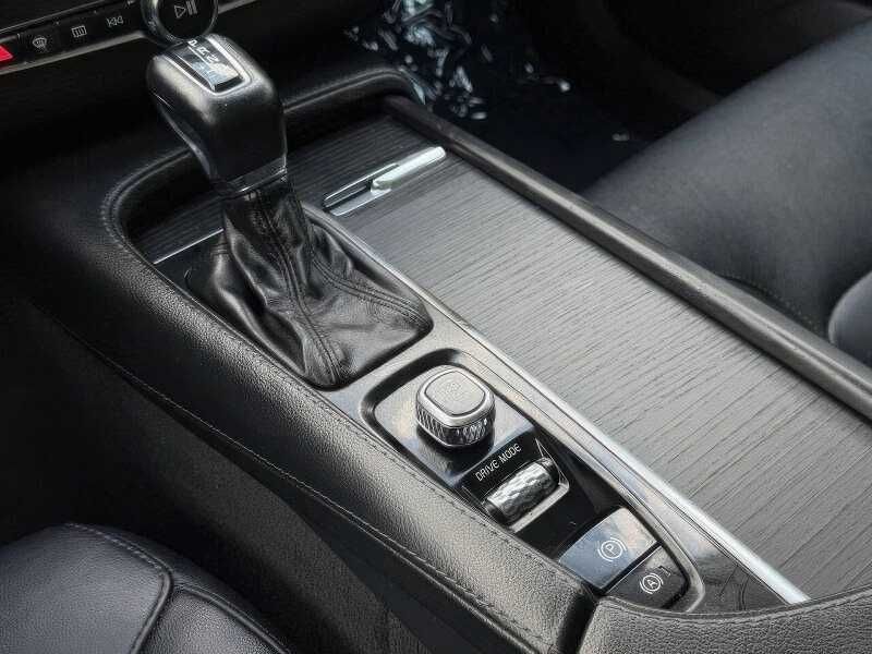 2020 Volvo XC90 T5 Momentum