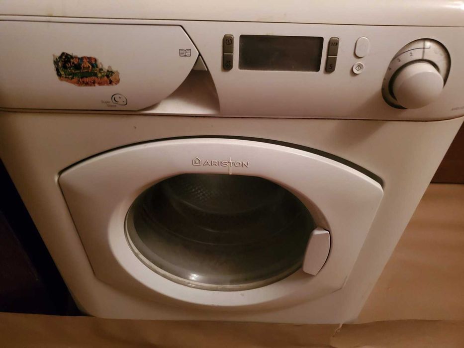 Продаж пральна машина Ariston AVD109, все працює