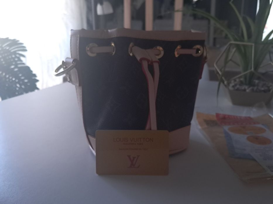 Bolsa LV pequena