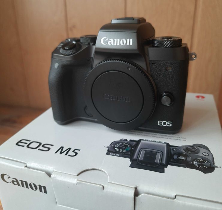 canon eos m5 - купити цифрові фотокамери - Ціна на OLX.ua