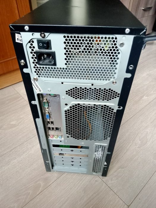 Компьютер стаціонарний Системний блок комп'ютера