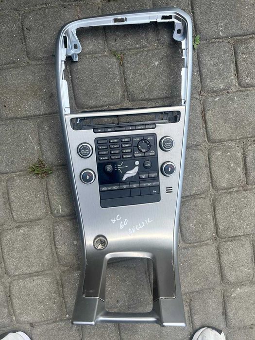 Panel srodkowy klimatyzacji radio  VOLVO XC60