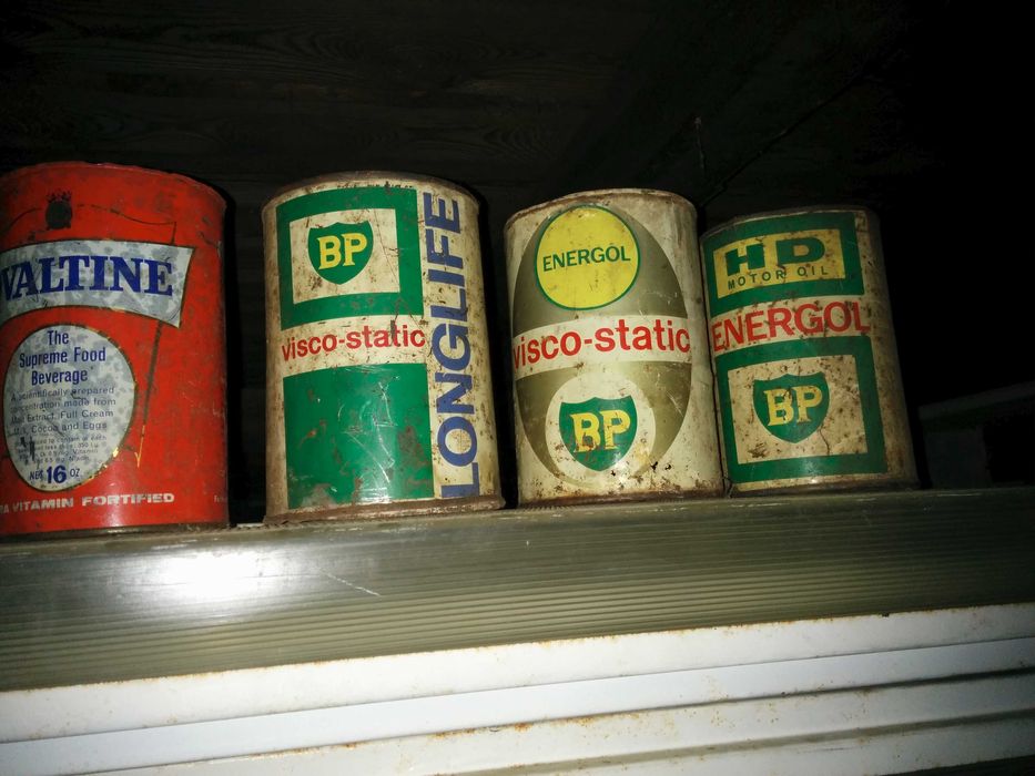 Latas de óleo antigas
