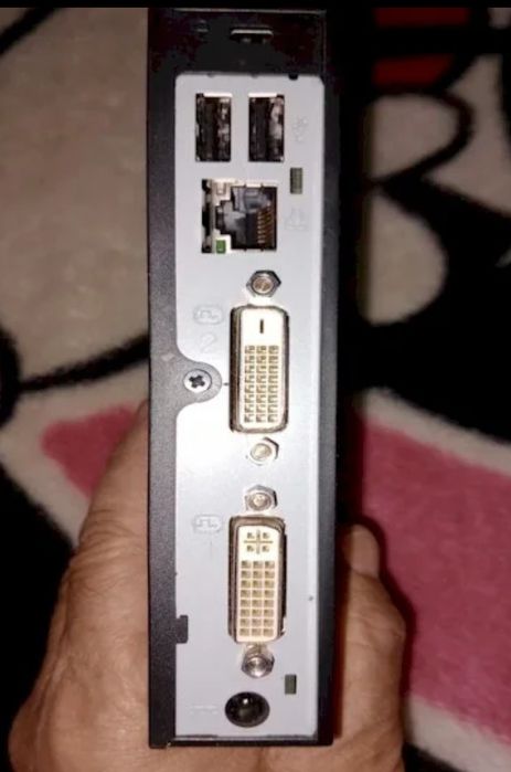 Mini PC Fujitsu preto cliente