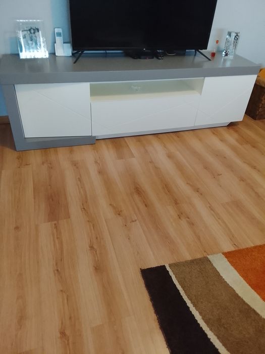 Vendo toda esta mobília