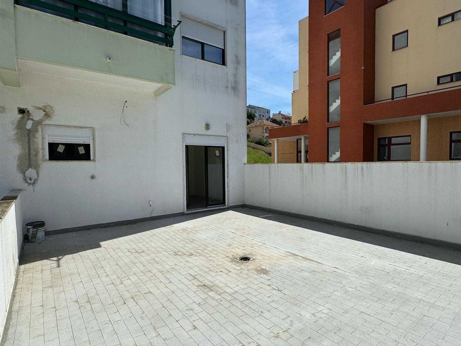 T1 totalmente renovado com grande terraço – Alverca do Ribatejo