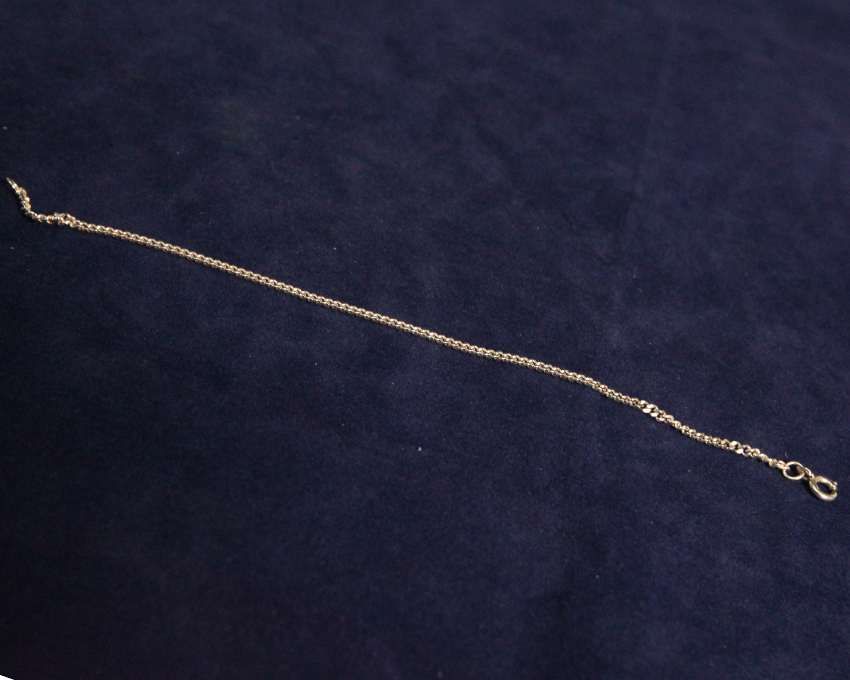 Pulseira cadeado simples de Prata. Com acabamento brilhante e subtil.