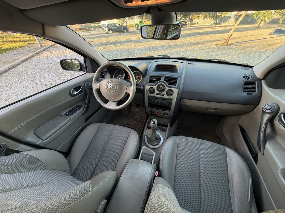 Renault megane 1.4i 16v — photo 3