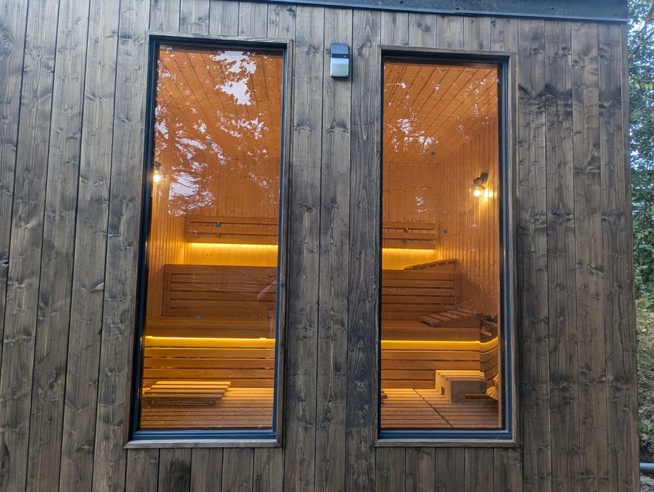 Sauna premium z prysznicem i wypoczynkiem 2.4 x 6.6 m