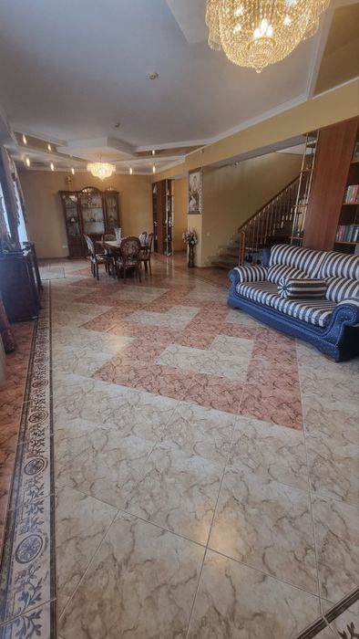 продам 3х уровневый дом ул. Чкалова (пересечение пр.Мира и Почтовый)