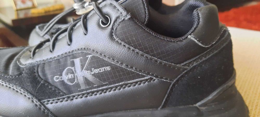 Ténis de menino Calvin Klein  tamanho 33
