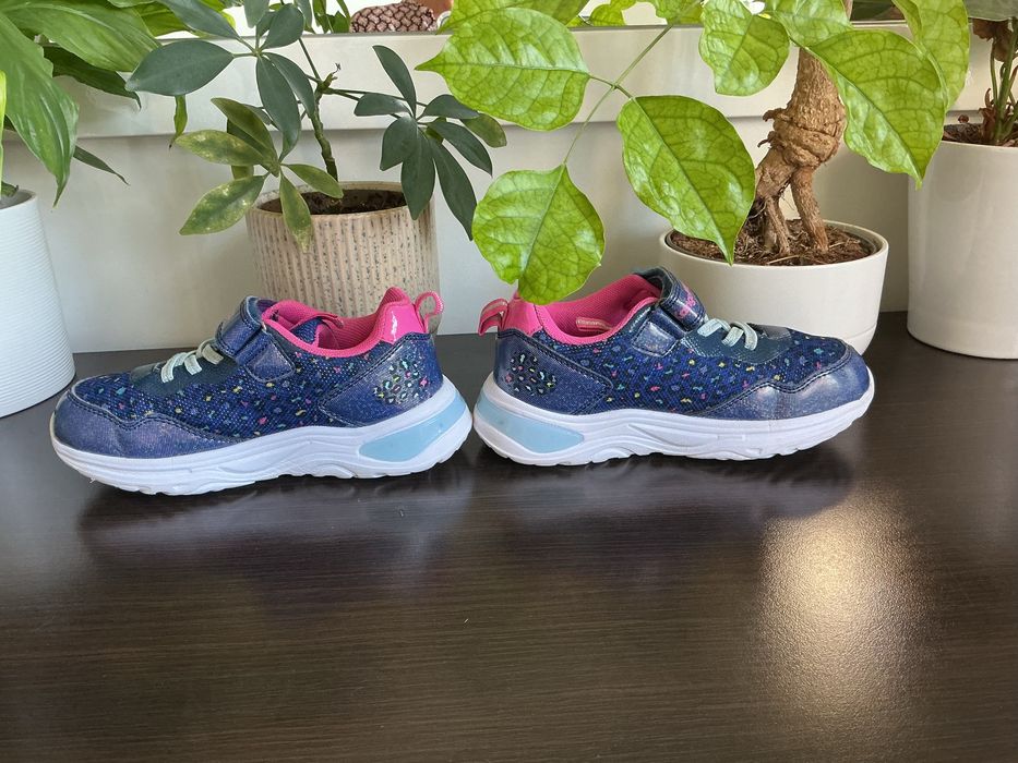 Buty dziewczęce w rozmiarze 31