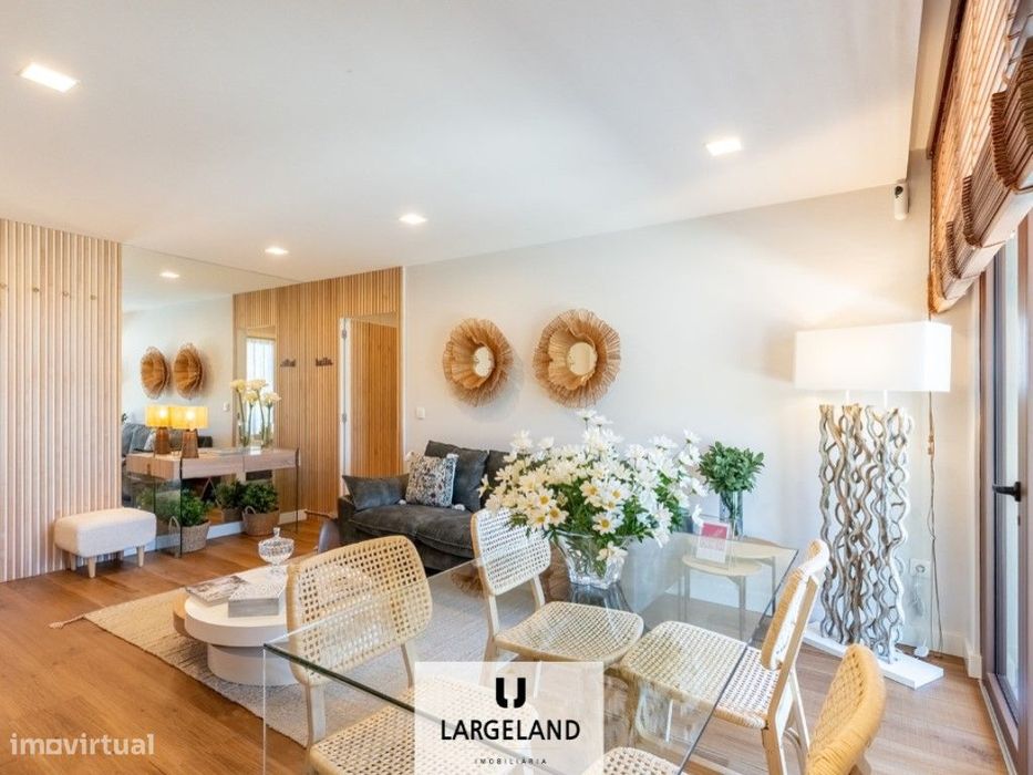 Apartamento T2 Duplex com Terraços à entrada de Aveiro — Santa Joana, Aveiro