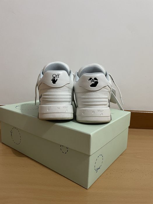 Off white Out Of Office