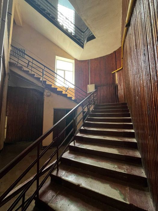 Продам гостинку 24.5м2 метро Заводская