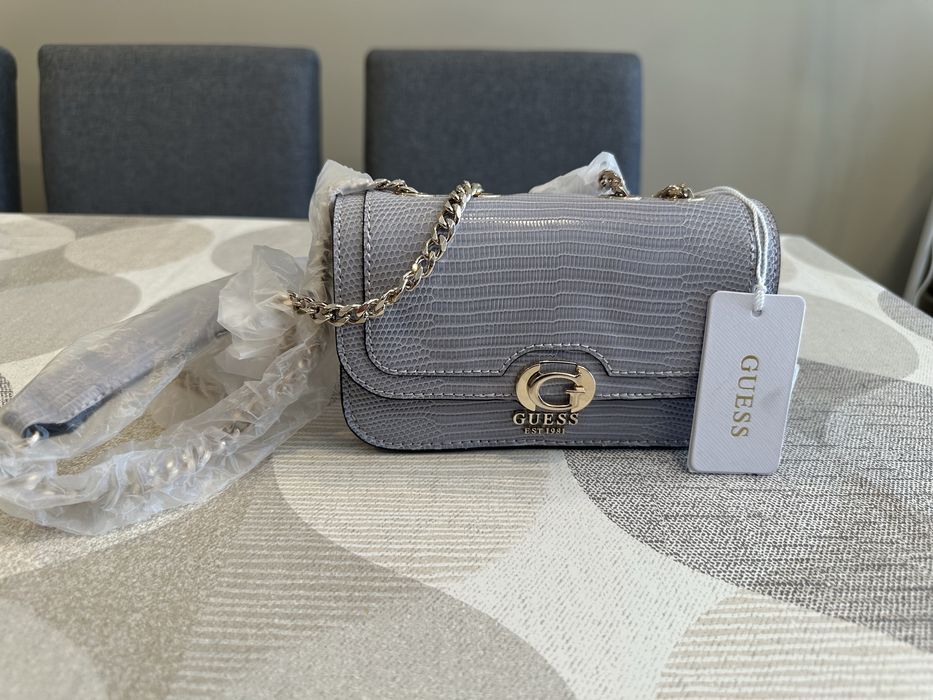 Mala Guess Nova