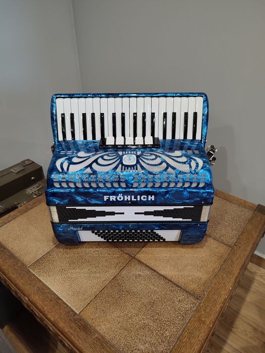 Akordeon Fröhlich Handel 72 basy