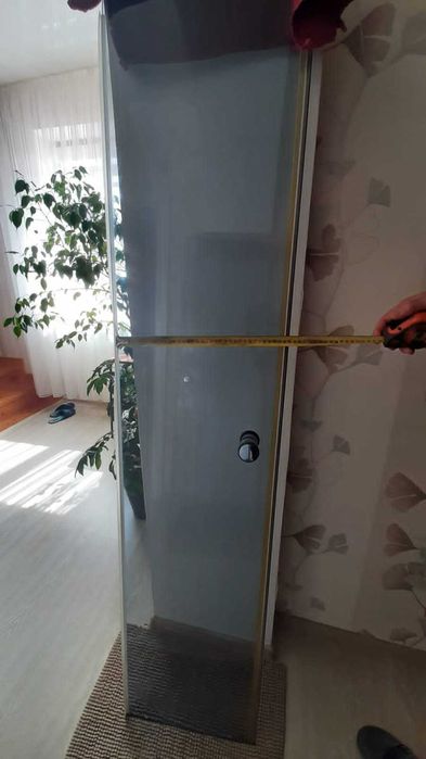 Скляні панелі для душевої кабіни