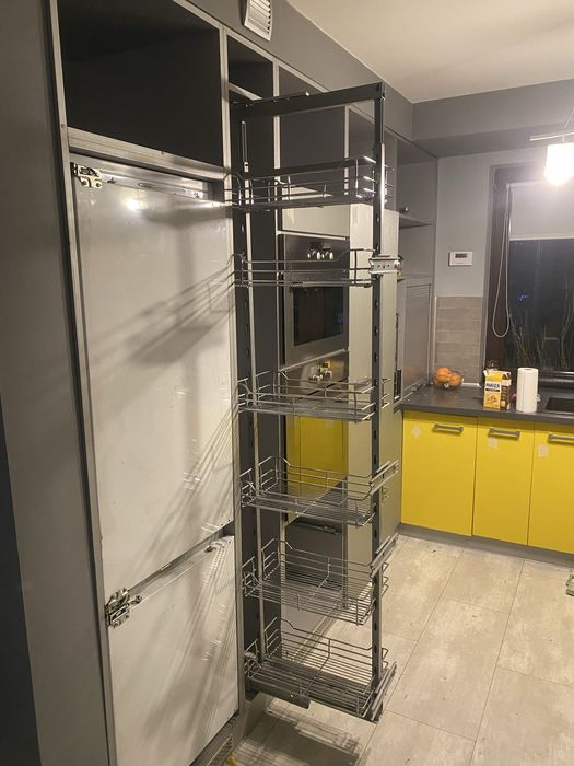 Wysokie cargo do szafki 25 z regulacją do 201 cm