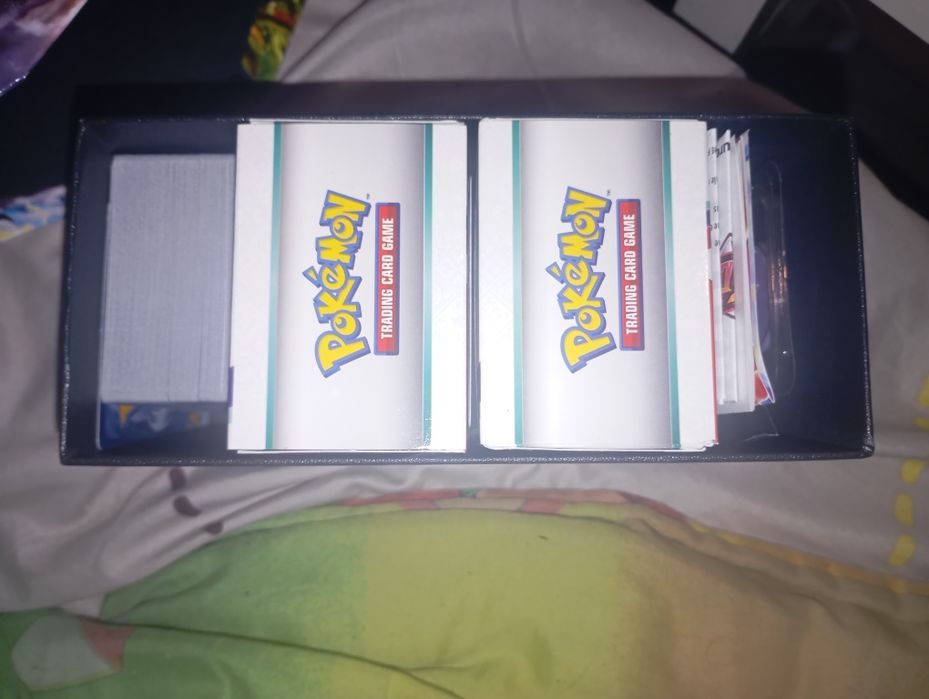 Коробка покемонов