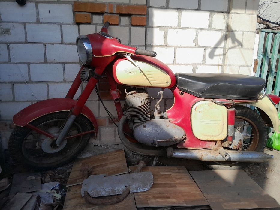 ЯВА'360 справна'73р.