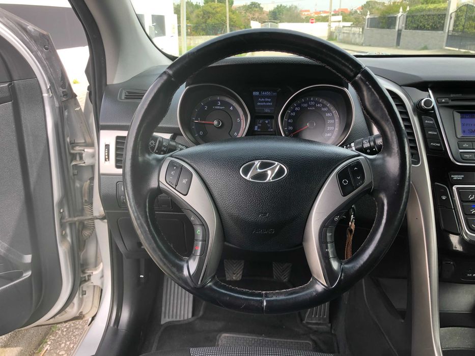Hyundai I30   1.4 CRDI  Nacional