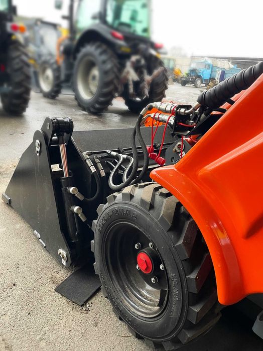 Фронтальний  телескопічний  навантажувач TDC 501, Avant