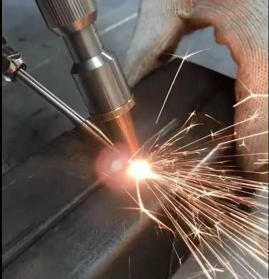 Апарат лазерного  зварювання