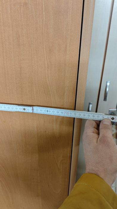 Шафа  для одягу  .