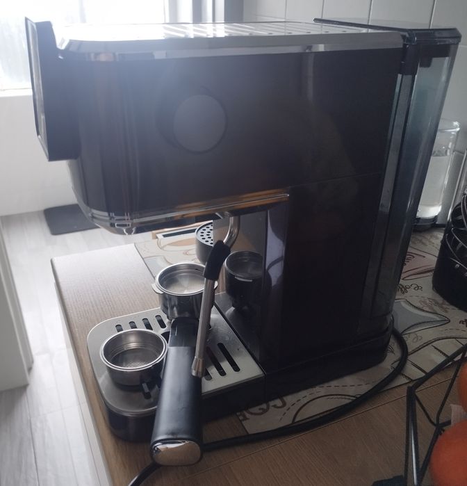 Máquina de café em pó - Cecotec 60€ (negociável)