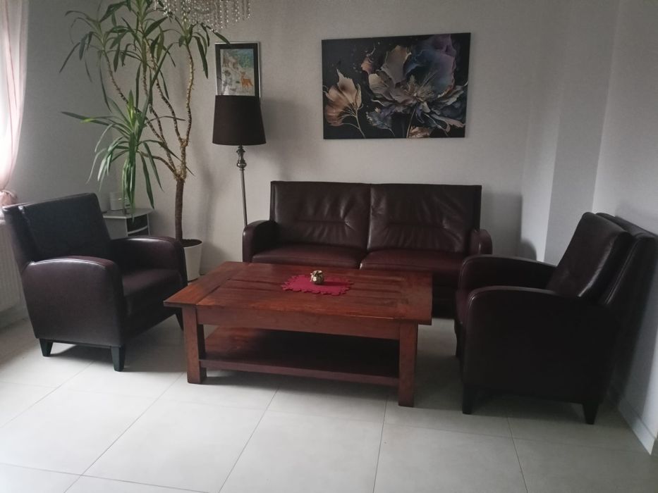 Zestaw skórzanych mebli wypoczynkowych