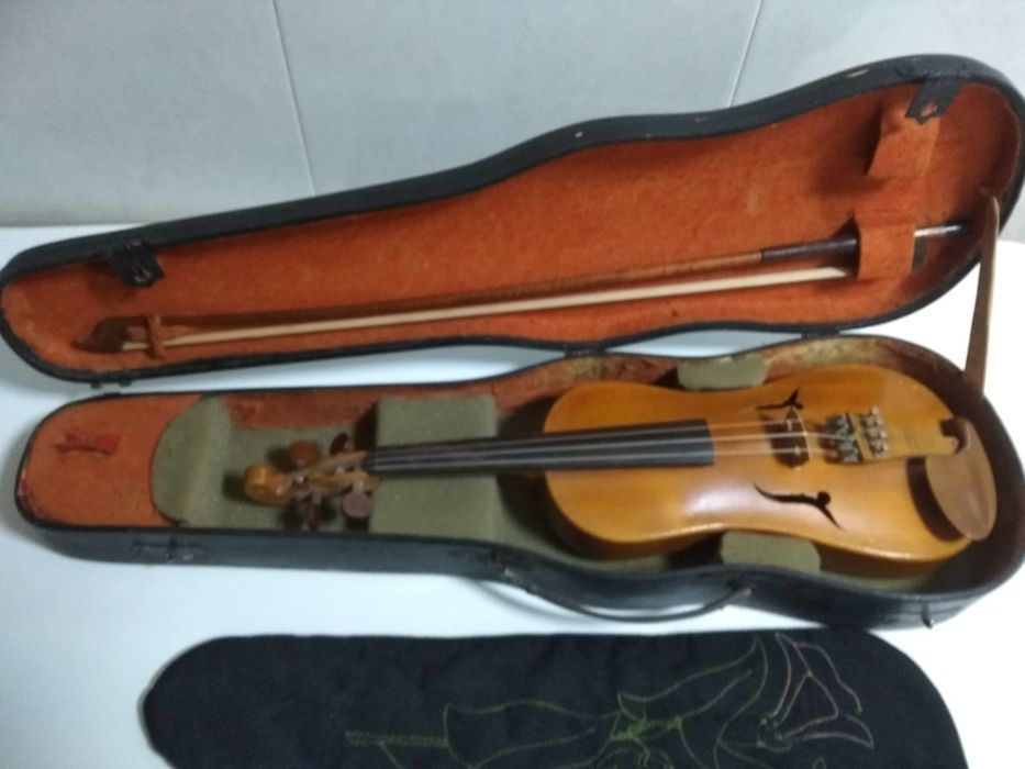 Violino 1956 dos irmãos luthiers w.& A. Jacote na Suiça  voluta cabeça