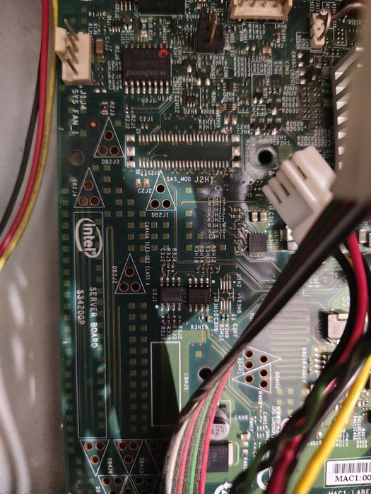 Сервер на базі плати Intel s3420gp