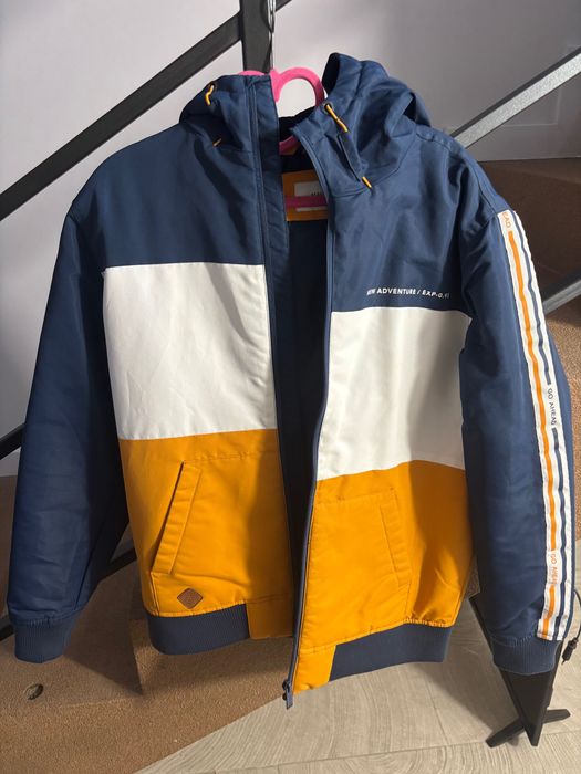 Осіння куртка для хлопця підлітка/reserved