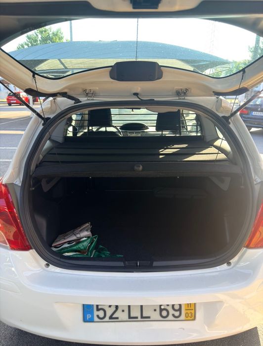 Toyota yaris 1.4 D-4D nacional 2011 comercial